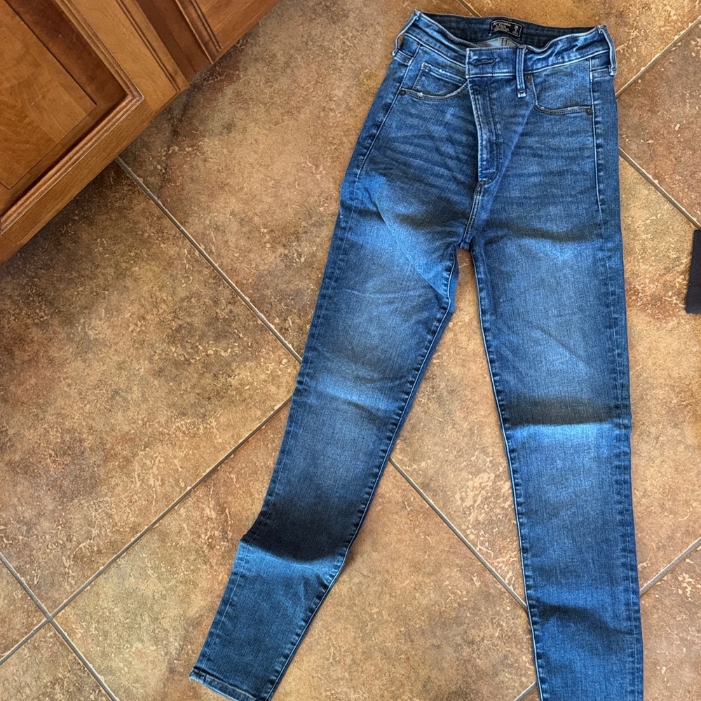 Abercrombie & Fitch Dark Blue Skinny Jeans